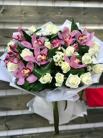Букет цветов из: Розы и Хризантемы в Шепси