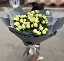 Букет Белые кустовые розы Солинеро в Шепси